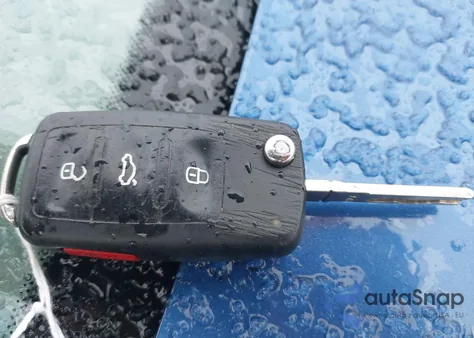 2017 Volkswagen Passat 1.8T S из США, поврежденный, VIN 1VWAT7A39HC000583